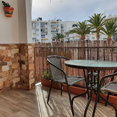 In Mit Terrasse Nerja